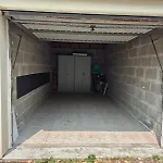 T2 A 150 M De La Avec Garage Prive *
