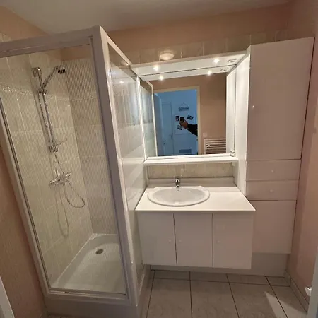 Appartement 2 Pieces 150 M De La Plage Avec Garage Prive Apartment Pornichet